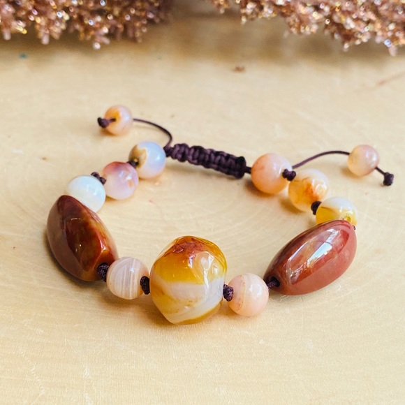 Natural Agate Adjustable Macrame Cord Bracelet - Picture 6 of 7